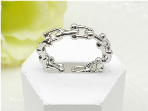 Silver-Plated Geometric Link Chain Ring – Adjustable Modern Statement Band