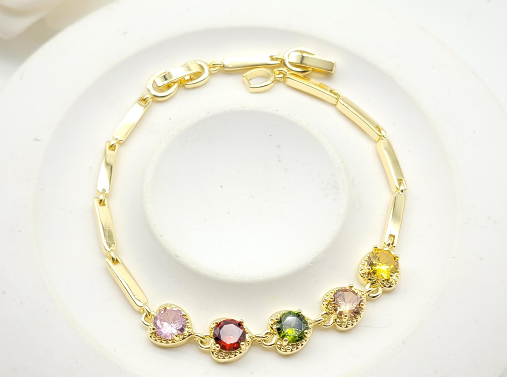 Gold-Plated Multi-Color Zircon Crystal Heart Link Bracelet – Vibrant Stone