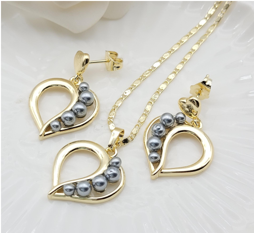 Grey Pearl Heart Pendant Necklace & Earring Set – 18K Gold Plated Elegant Jewellery