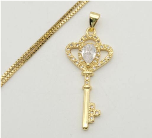 Royal Key Zircon Pendant Necklace – 18K Gold Plated Vintage Skeleton Key