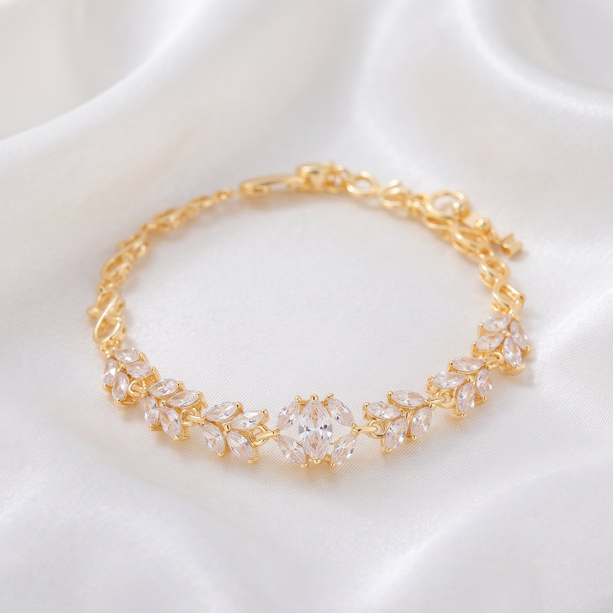 Exquisite Marquise Zircon Leaf Cluster Chain Bracelet