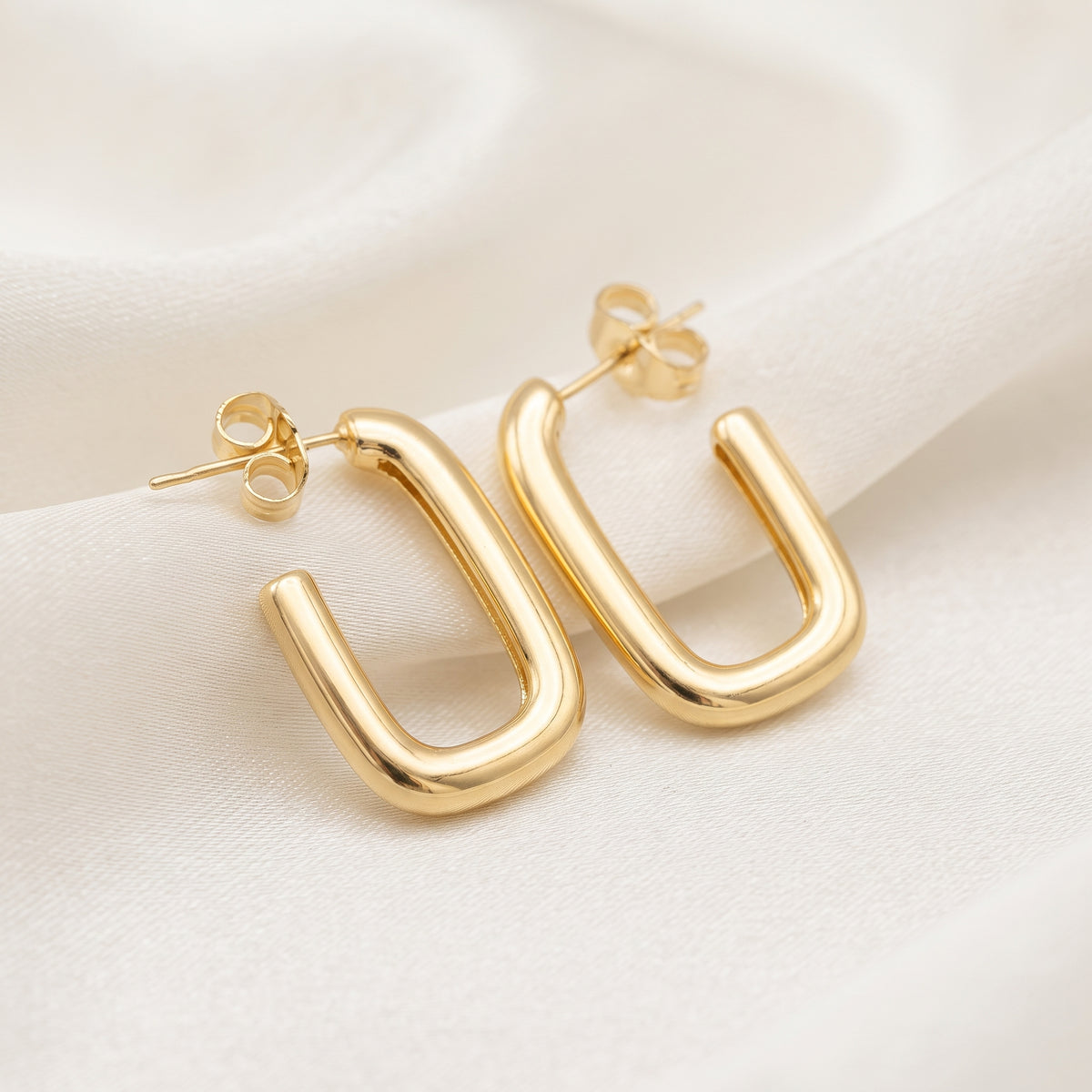 Modern Minimalist Thick Rectangular Hoop Earrings – 18K Gold Plated