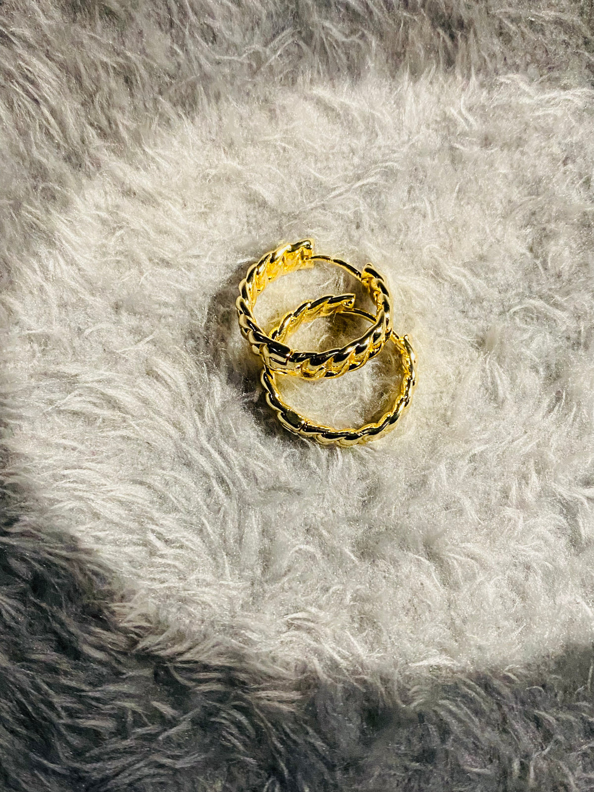 Chunky Cuban Link Hoop Earrings – 18K Gold Plated Bold Statement Huggies
