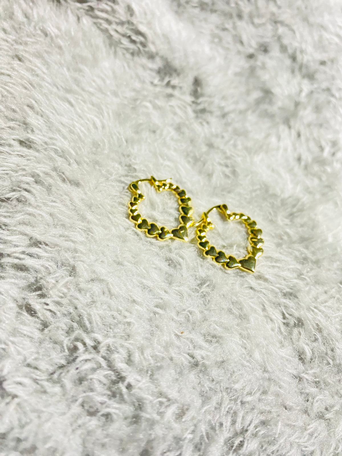 Romantic Connected Hearts Huggie Hoop Earrings-18K Gold Plated