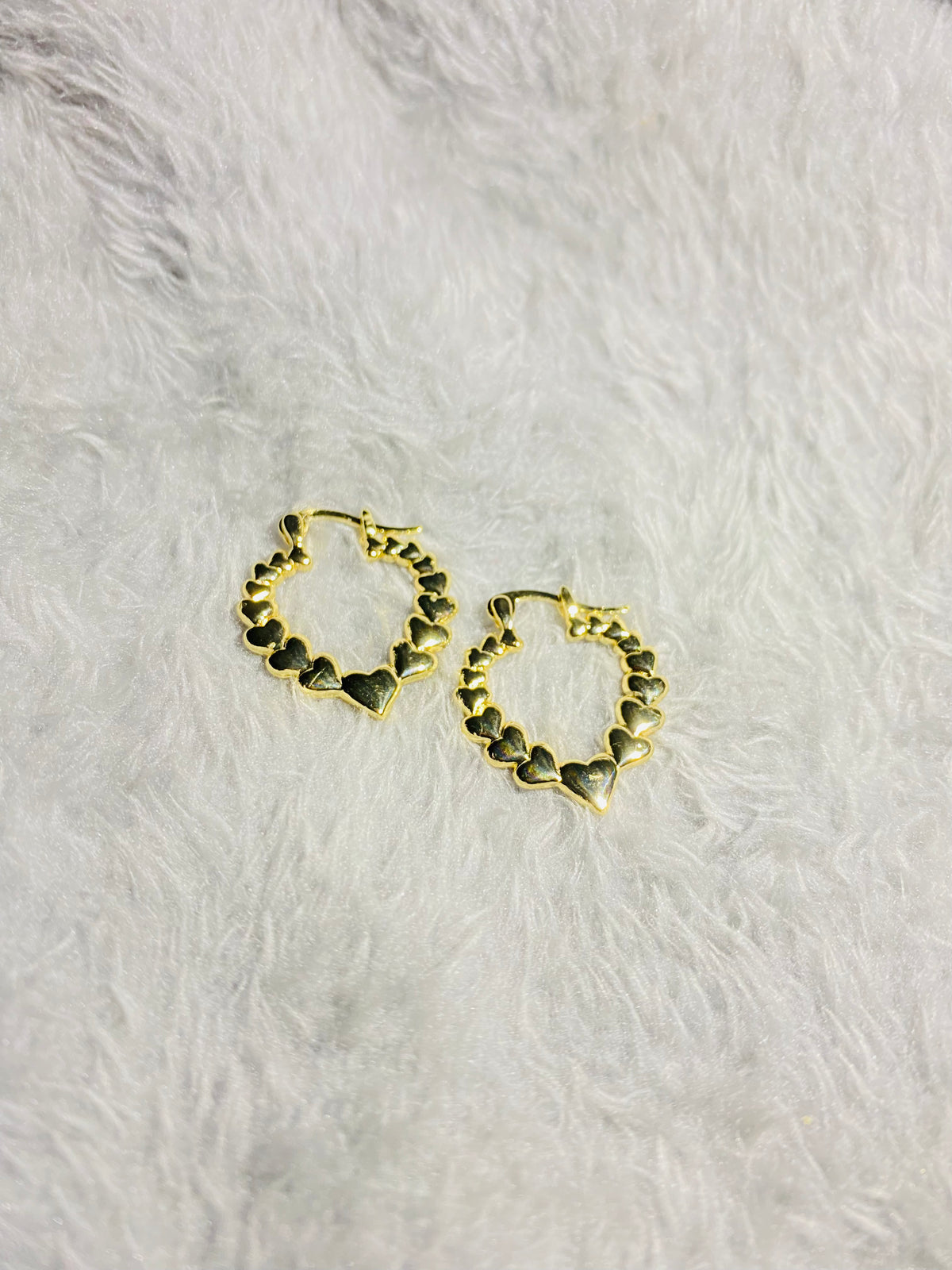 Romantic Connected Hearts Huggie Hoop Earrings-18K Gold Plated