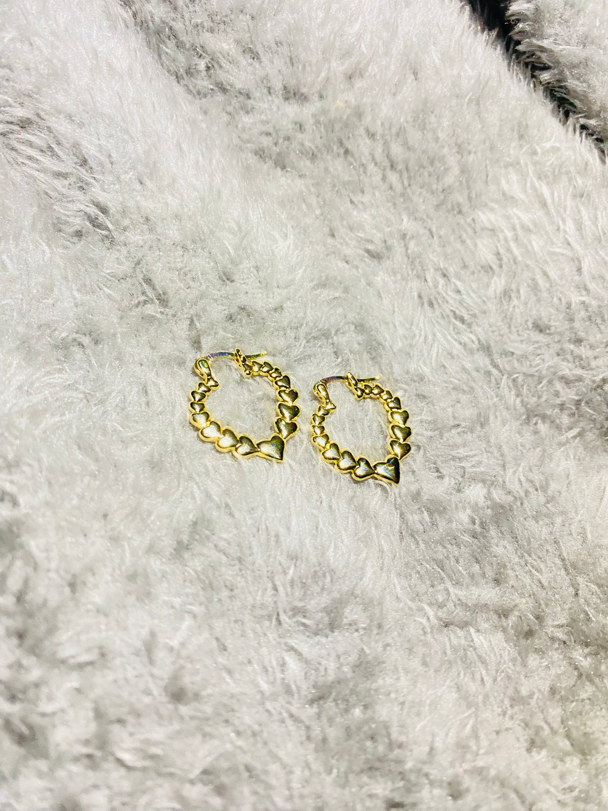 Romantic Connected Hearts Huggie Hoop Earrings-18K Gold Plated