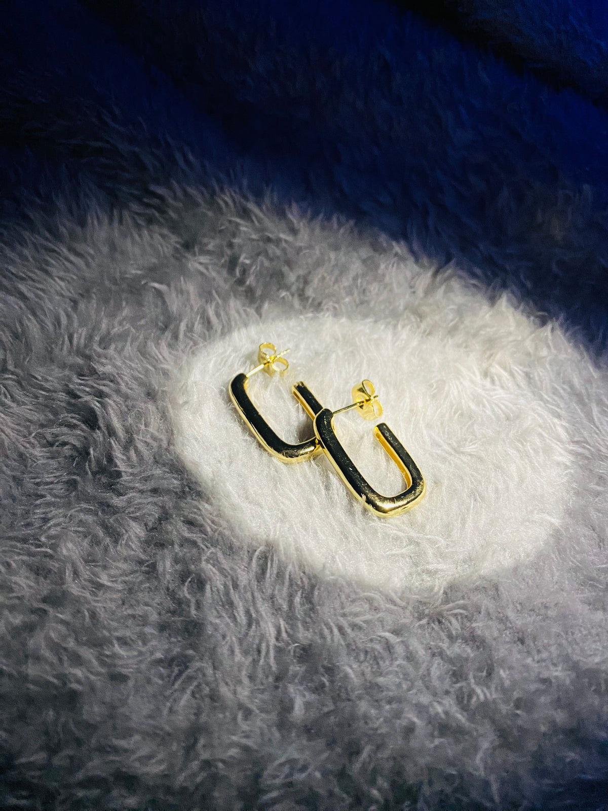 Modern Minimalist Thick Rectangular Hoop Earrings – 18K Gold Plated