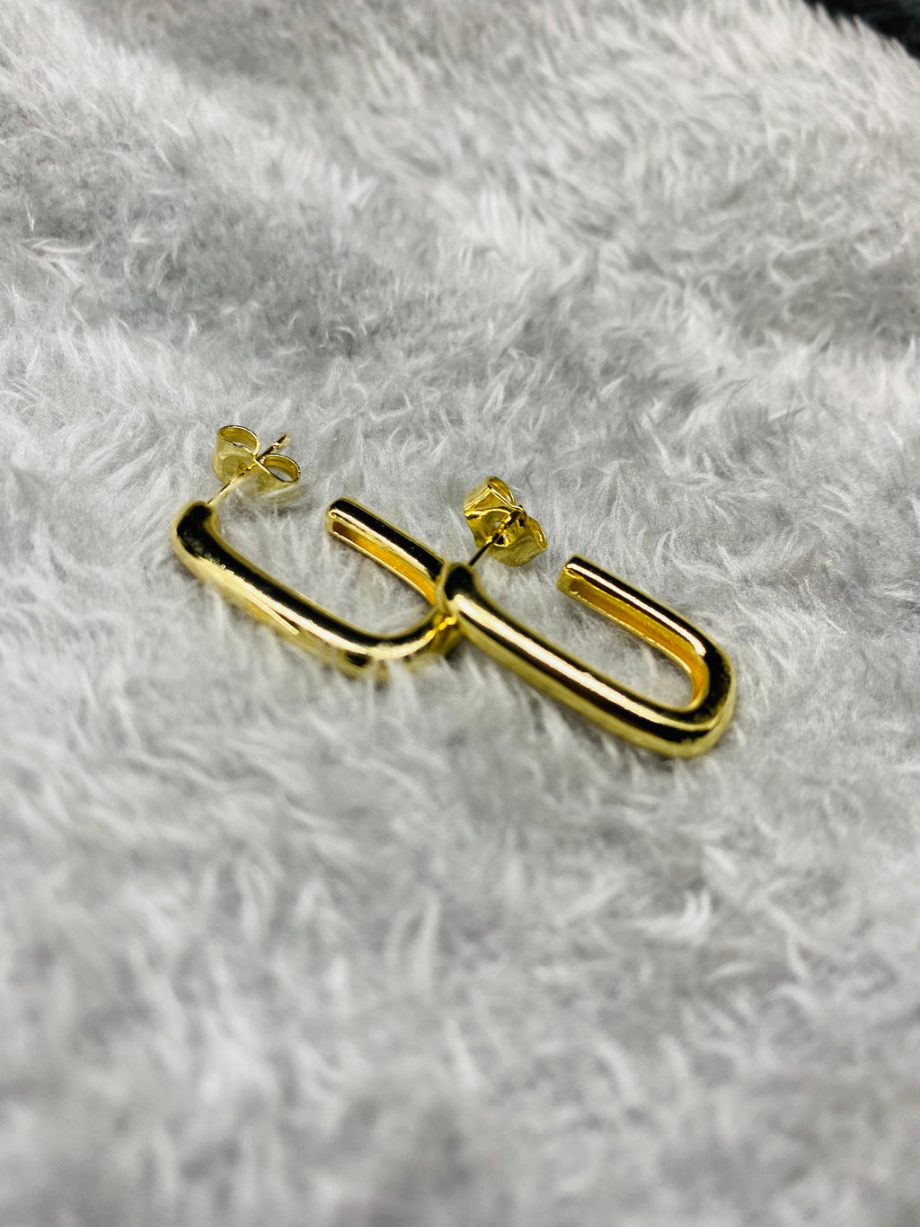 Modern Minimalist Thick Rectangular Hoop Earrings – 18K Gold Plated