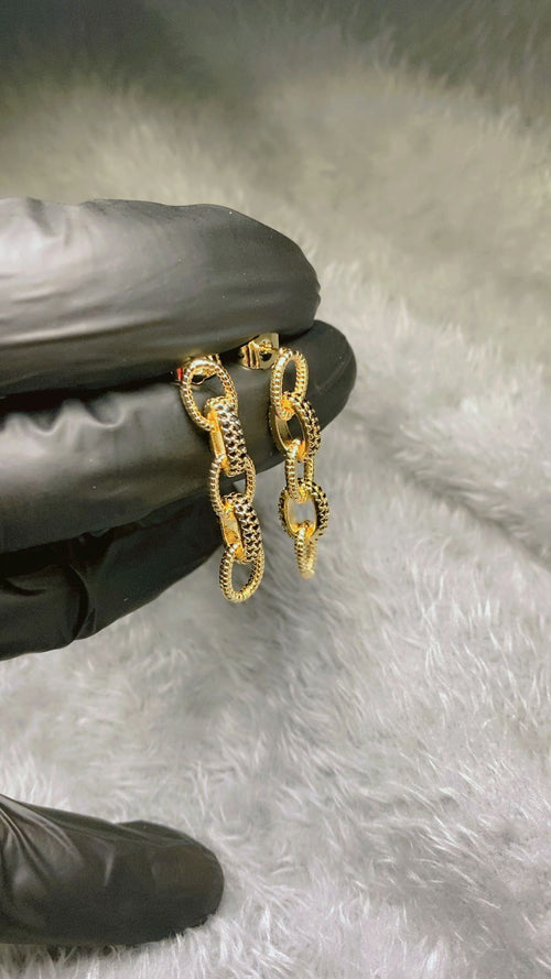 Chic Textured Curb Chain Drop Earrings – 18K Gold Plated Link Jewellery