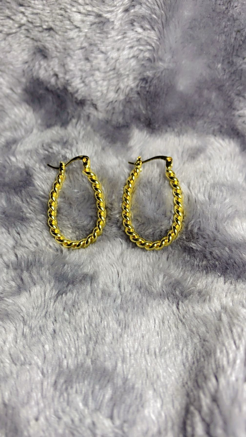 Elegant Twisted Oval Hoop Earrings – 18K Gold Plated Textured Teardrop Jewellery