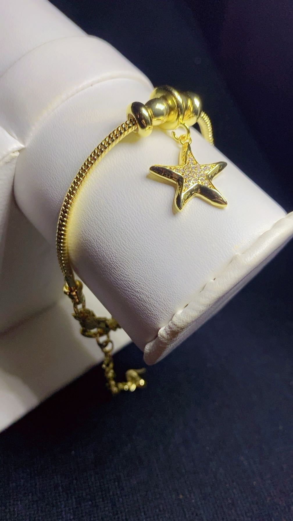 Sparkling Starfish Charm Snake Chain Bracelet – 18K Gold Plated Charm Jewellery for Women