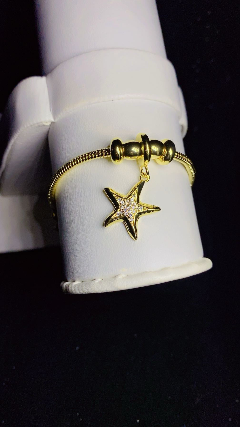 Sparkling Starfish Charm Snake Chain Bracelet – 18K Gold Plated Charm Jewellery for Women