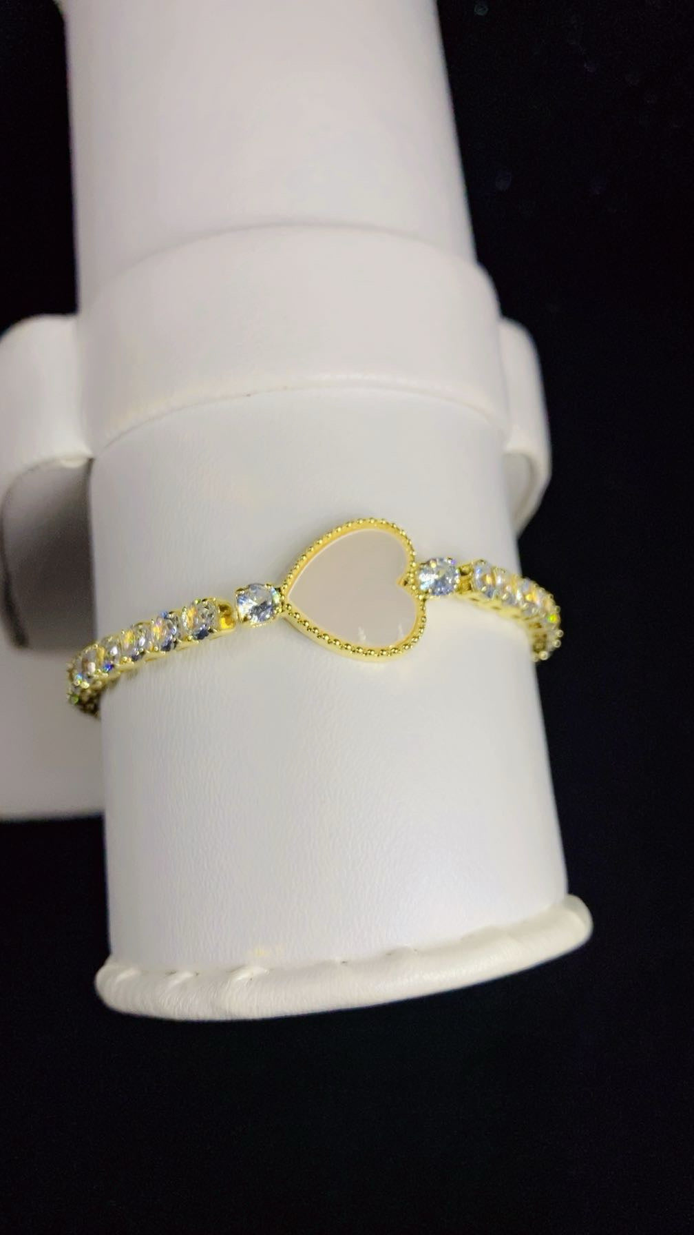 Imported Luxury Heart Centerpiece Bracelet – 18K Gold Plated Zircon Chain Bracelet for Women