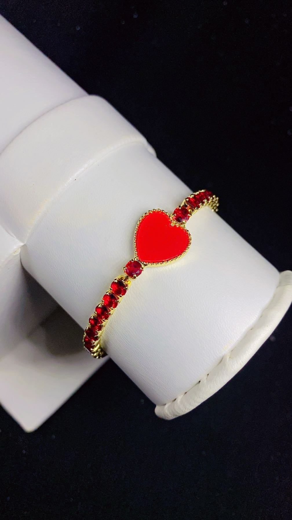 Imported Luxury Heart Centerpiece Bracelet – 18K Gold Plated Zircon Chain Bracelet for Women