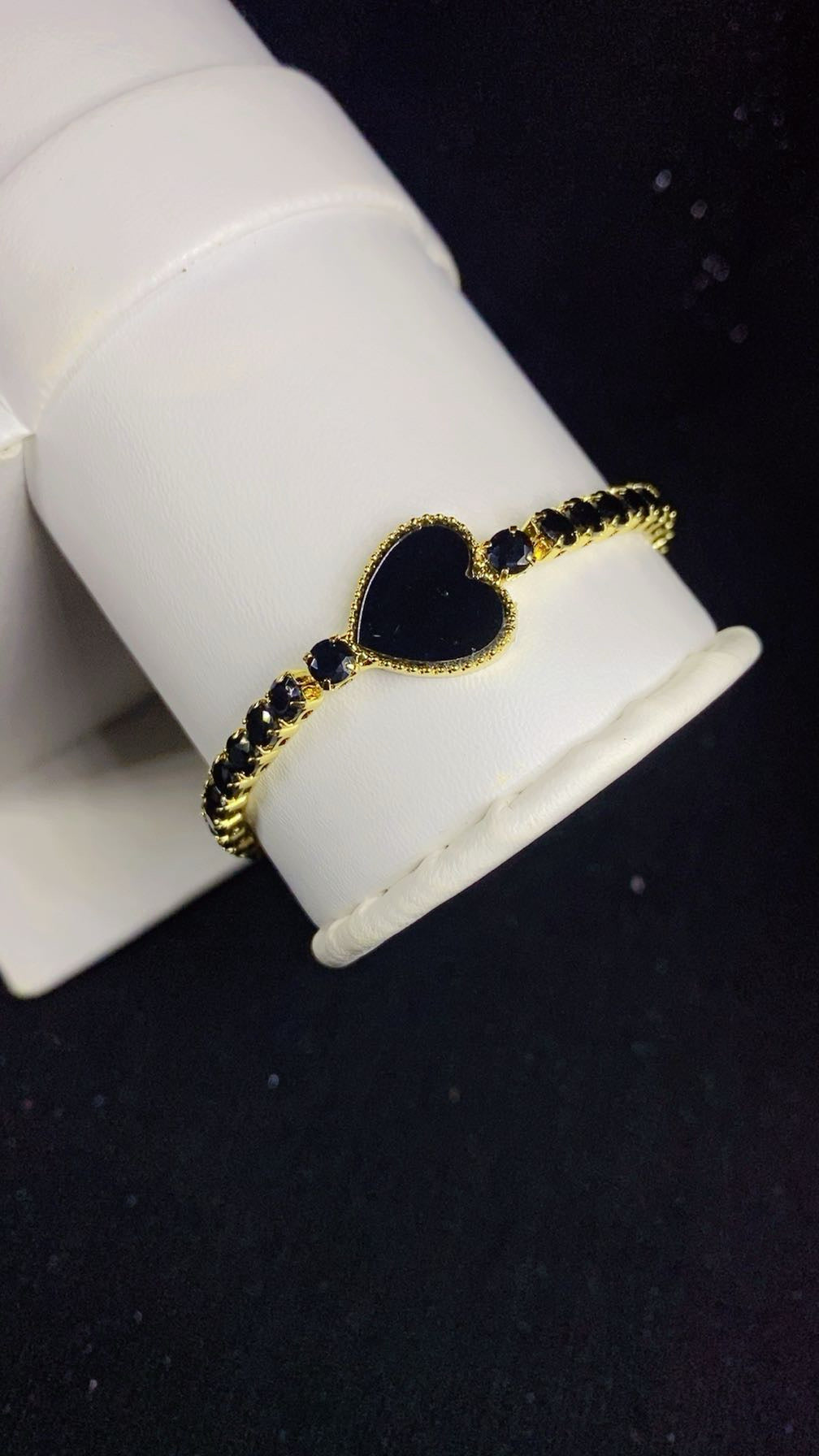 Imported Luxury Heart Centerpiece Bracelet – 18K Gold Plated Zircon Chain Bracelet for Women
