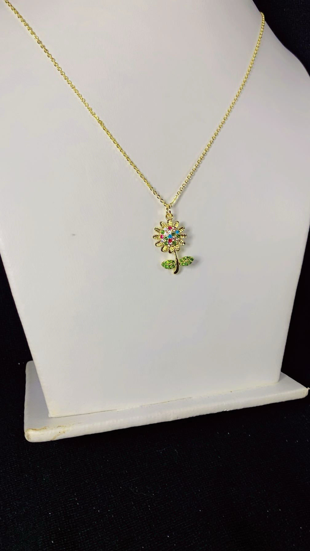 Vibrant Multi-Color Crystal Flower Pendant Necklace – 18K Gold Plated 3A Premium Zircon Link Chain