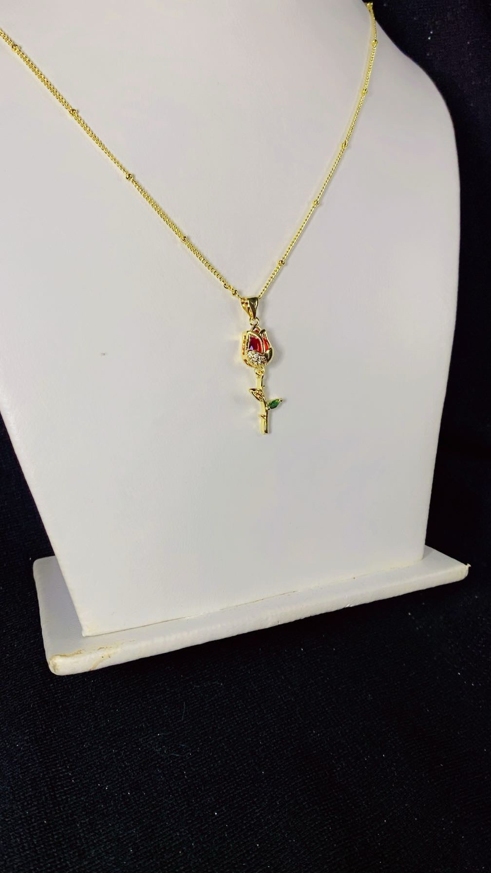 Elegant Red Rose Flower Pendant Necklace – 18K Gold Plated Romantic Stem