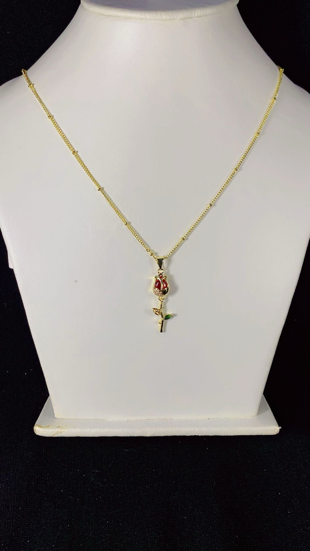 Elegant Red Rose Flower Pendant Necklace – 18K Gold Plated Romantic Stem