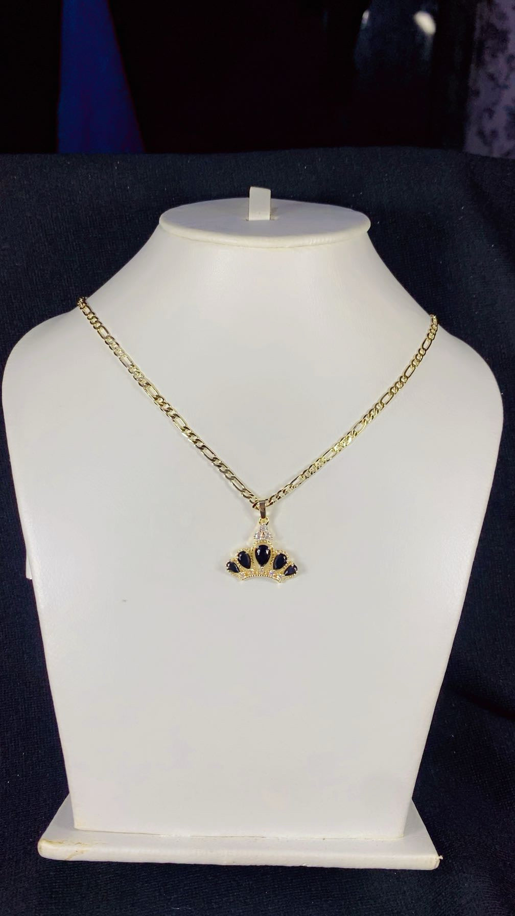 Regal Black Pear-Cut Zircon Crown Pendant Necklace