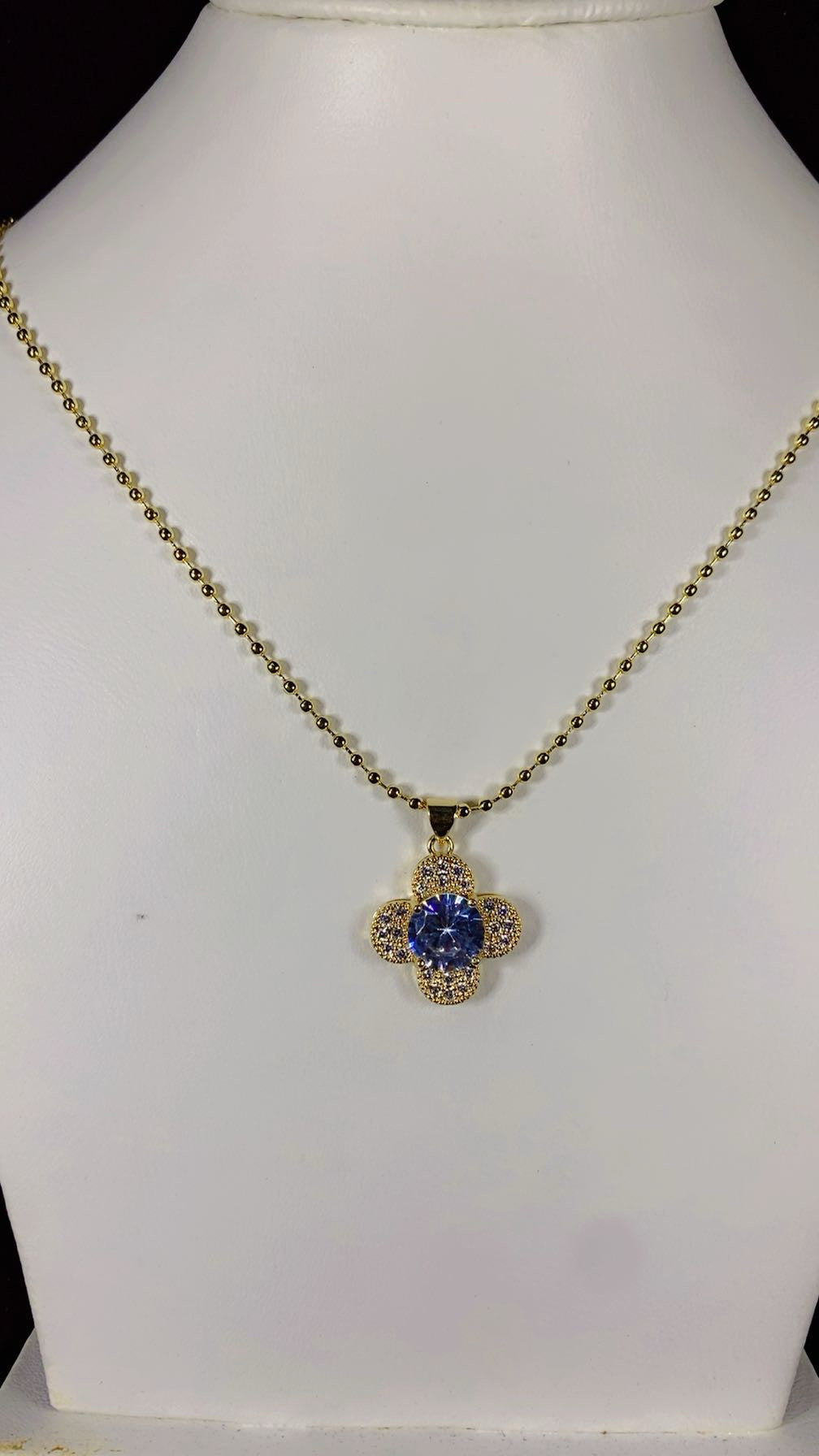 Four-Leaf Clover Solitaire Ball Chain Necklace – 18K Gold Plated Lucky Charm