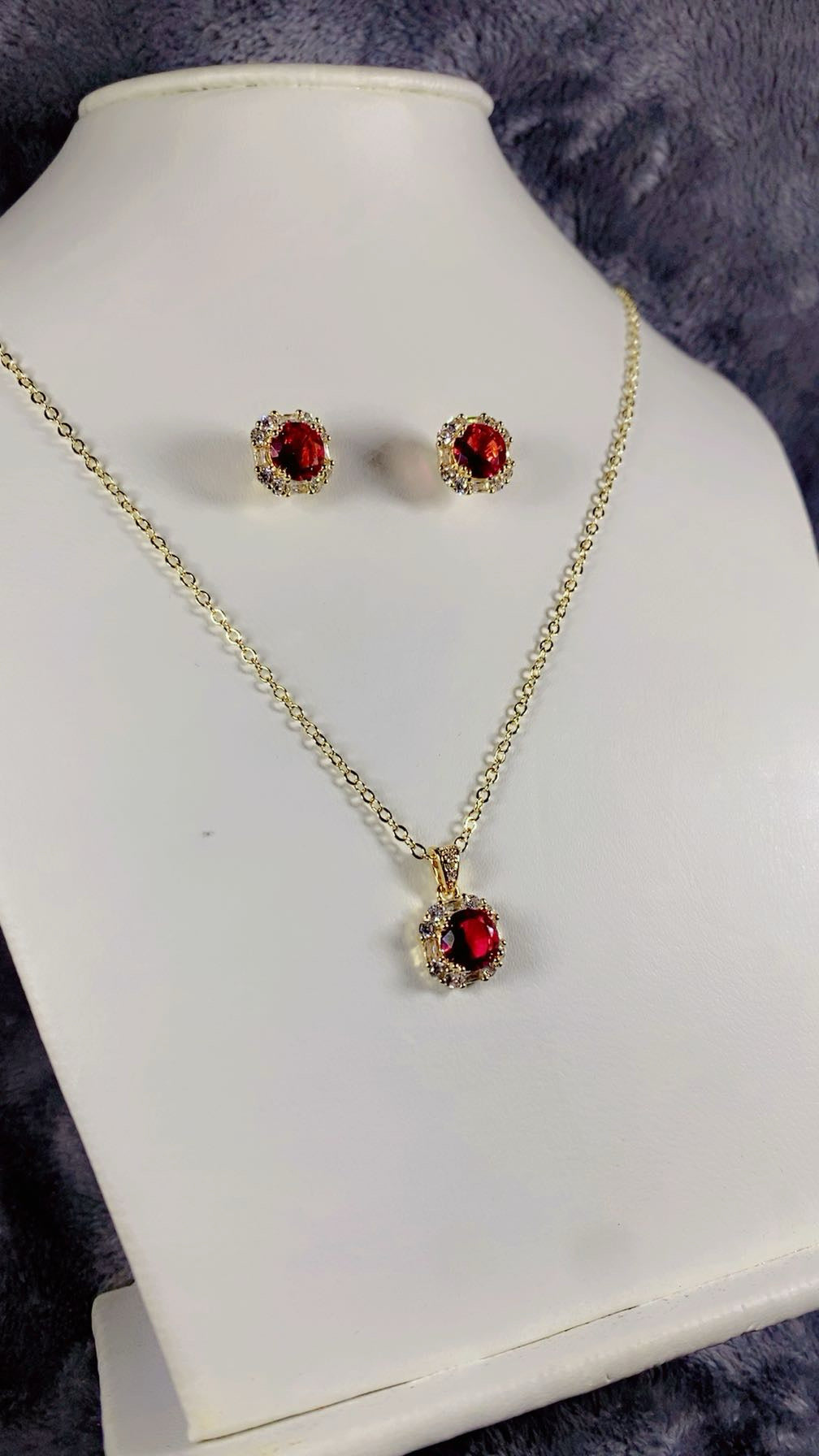 Elegant Zircon Halo Pendant Necklaces & Stud Earrings Set (Colours Available)