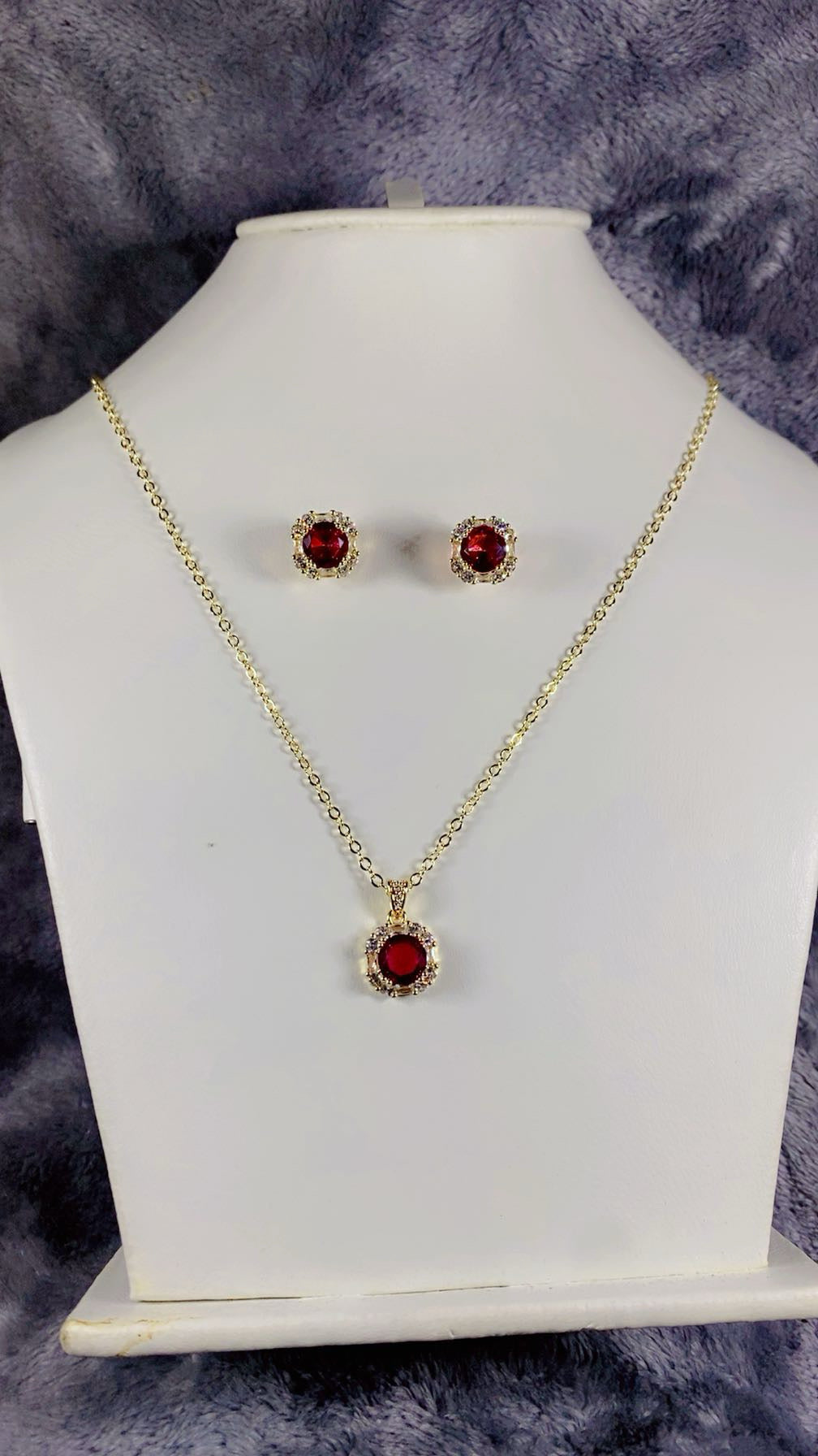 Elegant Zircon Halo Pendant Necklaces & Stud Earrings Set (Colours Available)