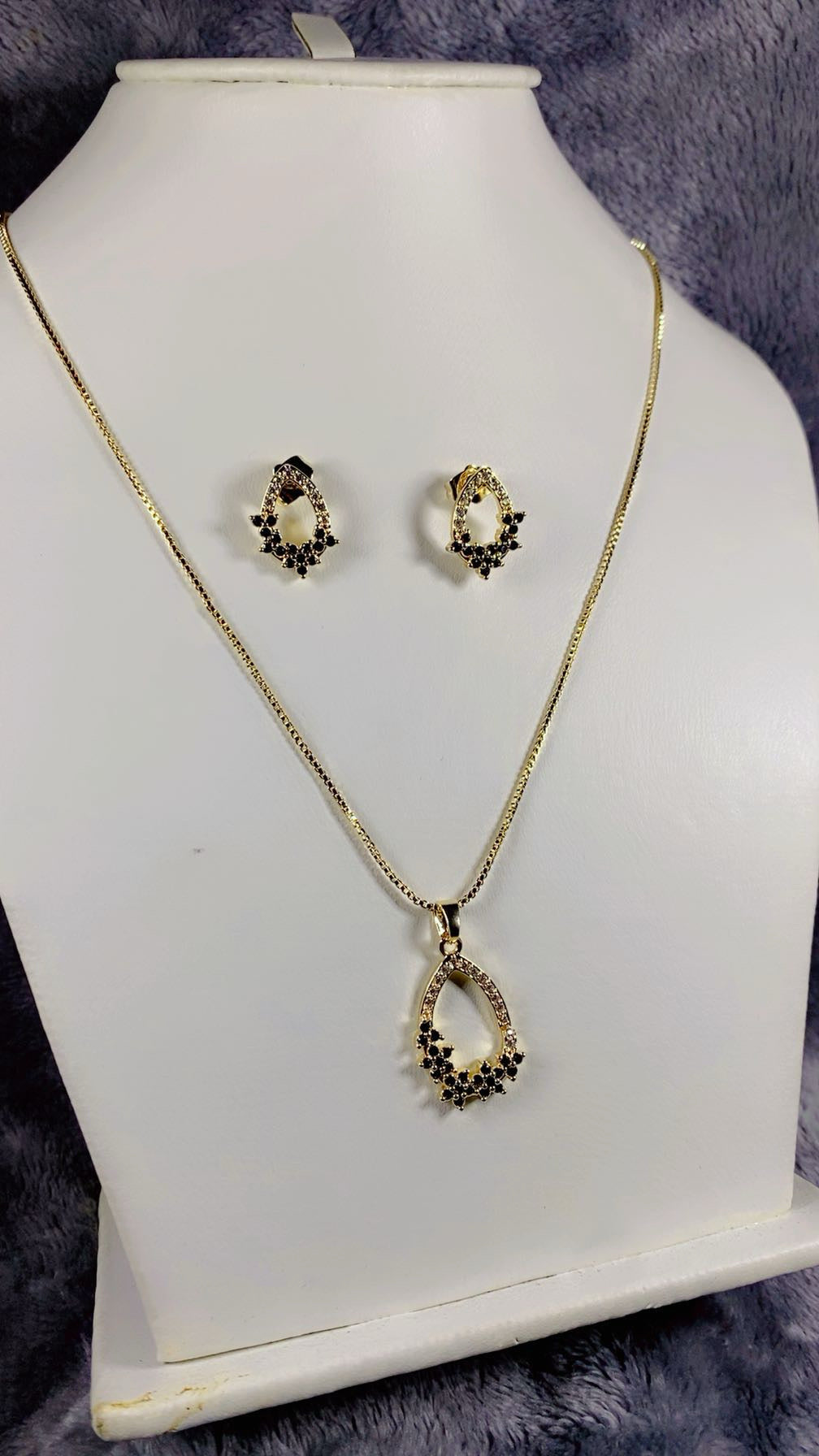 Black & Clear Zircon Teardrop Pendant Necklace & Stud Earrings Set