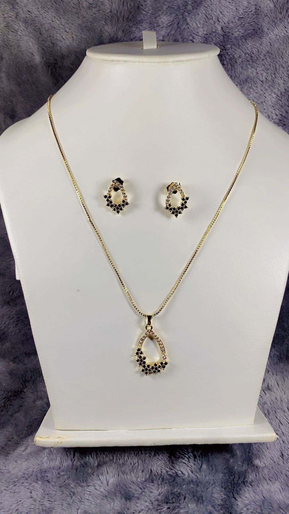 Black & Clear Zircon Teardrop Pendant Necklace & Stud Earrings Set