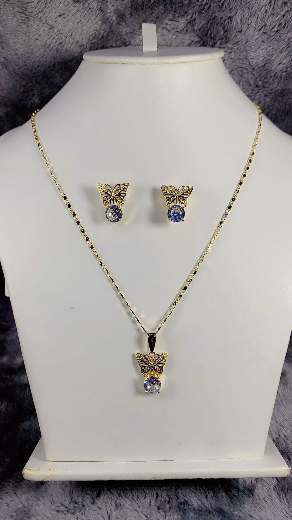 Sparkling Butterfly Crystal Necklace & Earring Set – 18K Gold Plated Luxury Jewellery Set