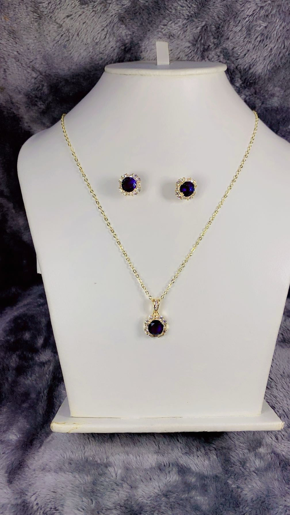 Elegant Zircon Halo Pendant Necklaces & Stud Earrings Set (Colours Available)