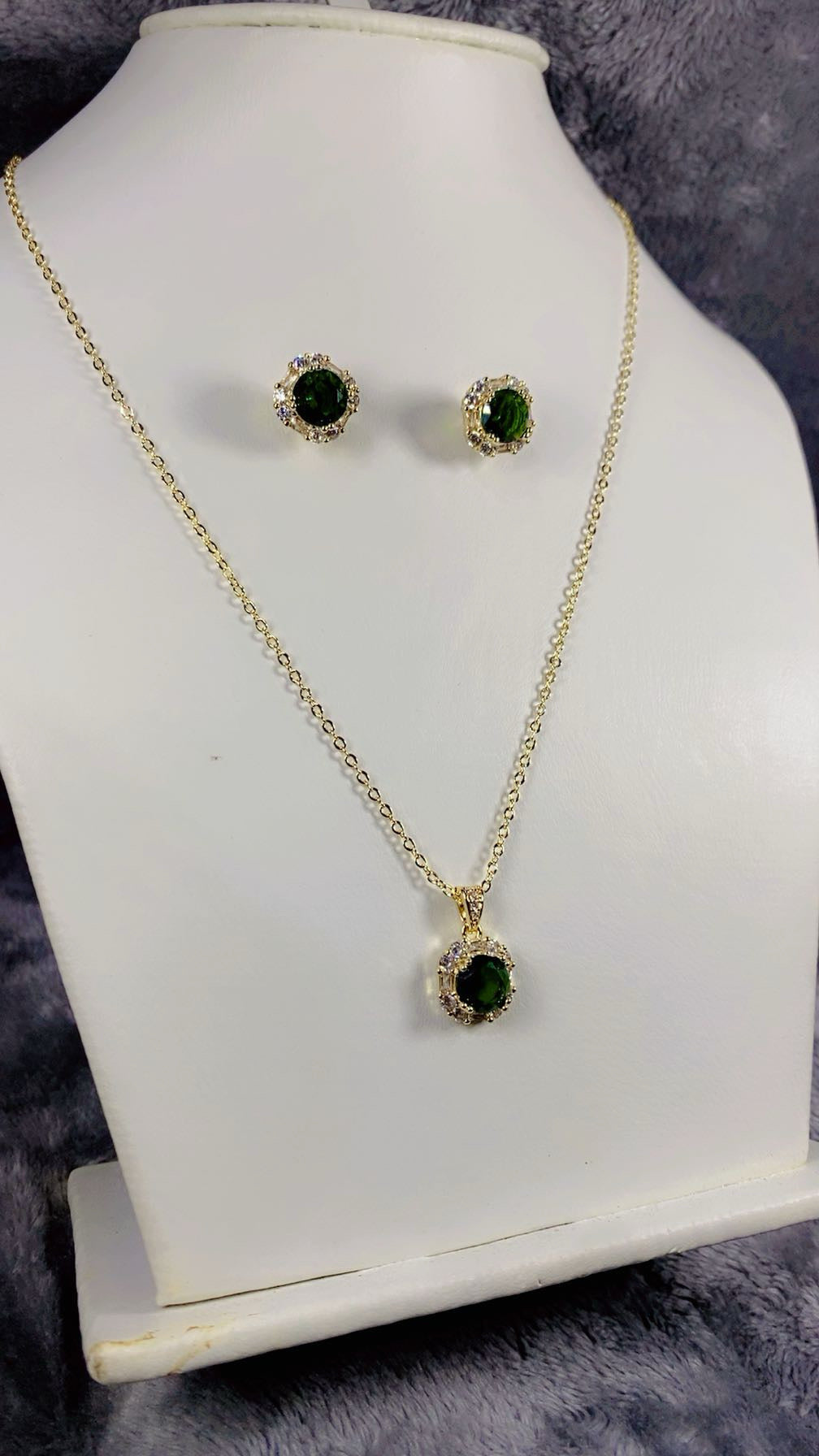 Elegant Zircon Halo Pendant Necklaces & Stud Earrings Set (Colours Available)