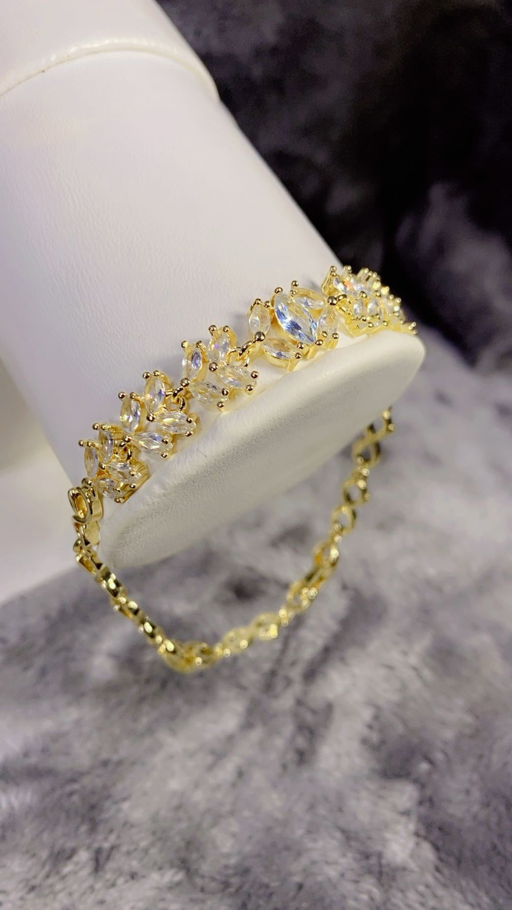 Exquisite Marquise Zircon Leaf Cluster Chain Bracelet