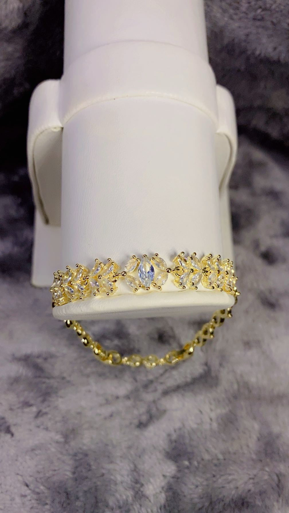 Exquisite Marquise Zircon Leaf Cluster Chain Bracelet