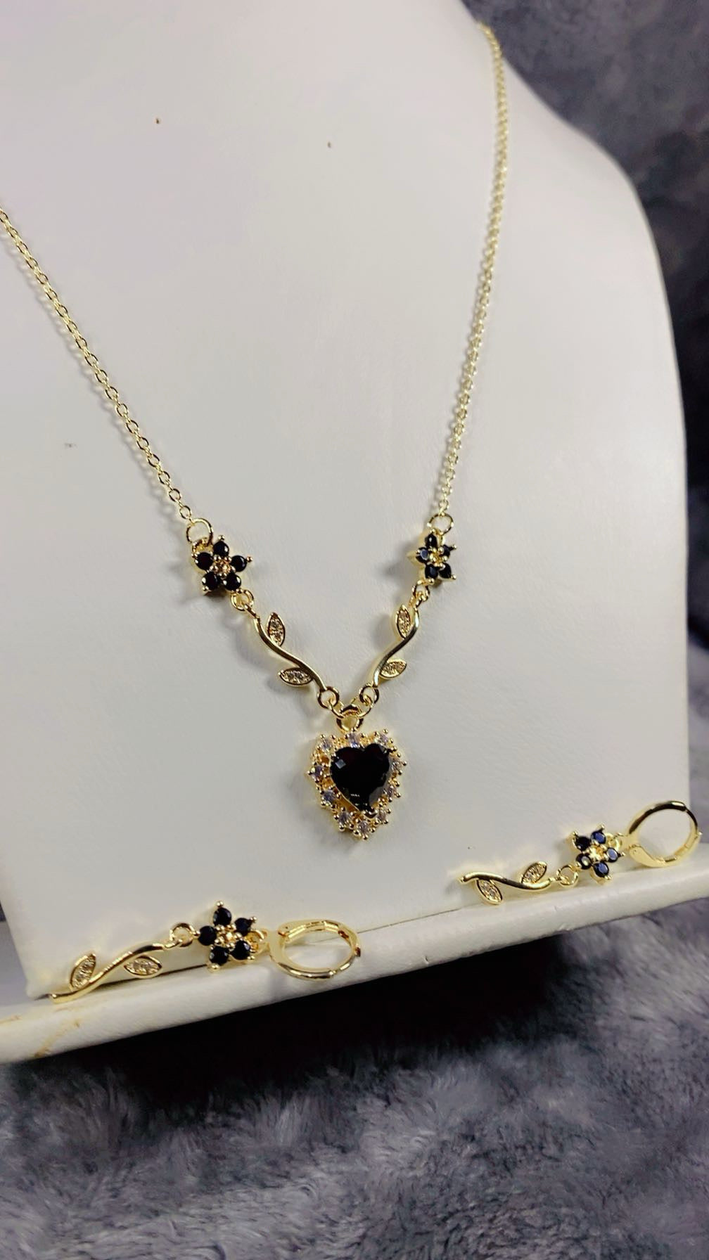 Gold-Plated Black Zircon Heart and Floral Vine Pendant Necklace and Earring Set