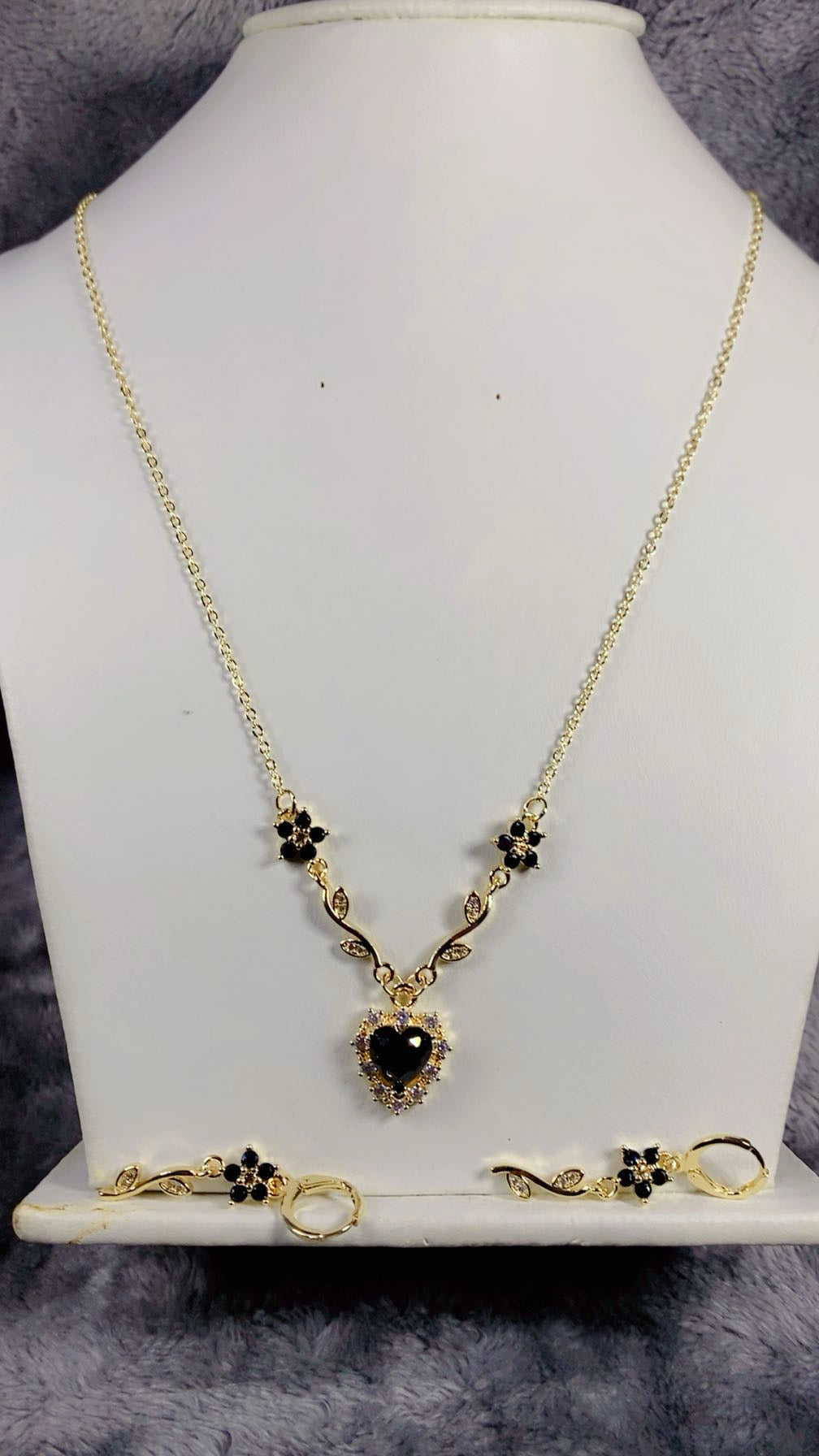 Gold-Plated Black Zircon Heart and Floral Vine Pendant Necklace and Earring Set