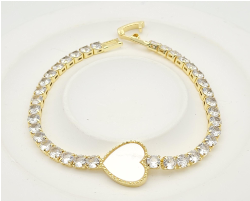 Imported Luxury Heart Centerpiece Bracelet – 18K Gold Plated Zircon Chain Bracelet for Women