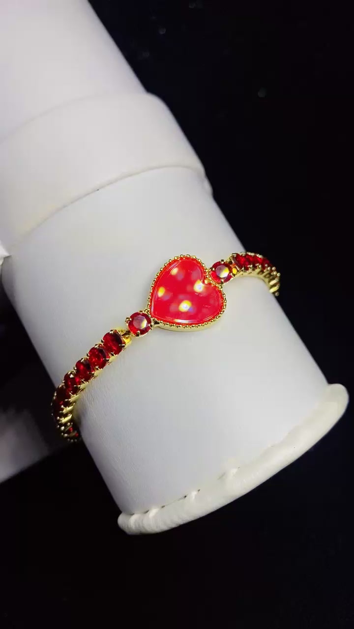 Imported Luxury Heart Centerpiece Bracelet – 18K Gold Plated Zircon Chain Bracelet for Women