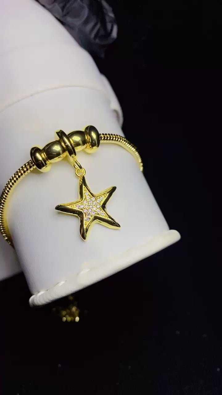 Sparkling Starfish Charm Snake Chain Bracelet – 18K Gold Plated Charm Jewellery for Women