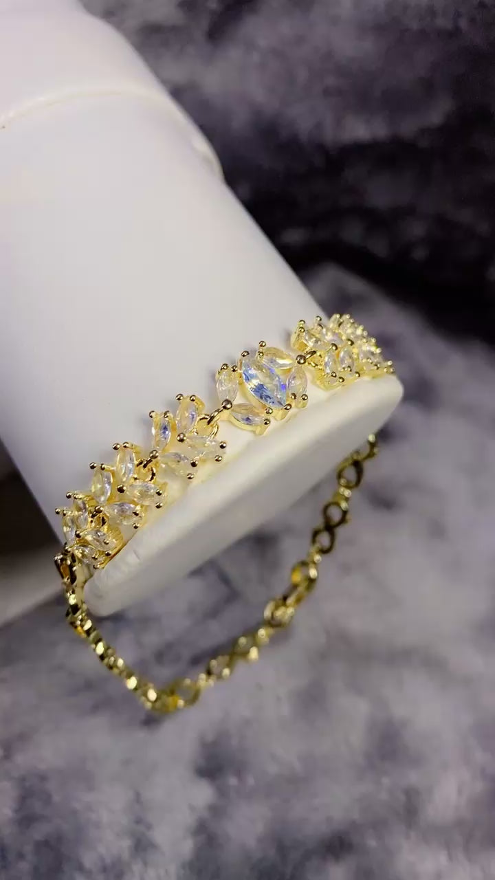 Exquisite Marquise Zircon Leaf Cluster Chain Bracelet